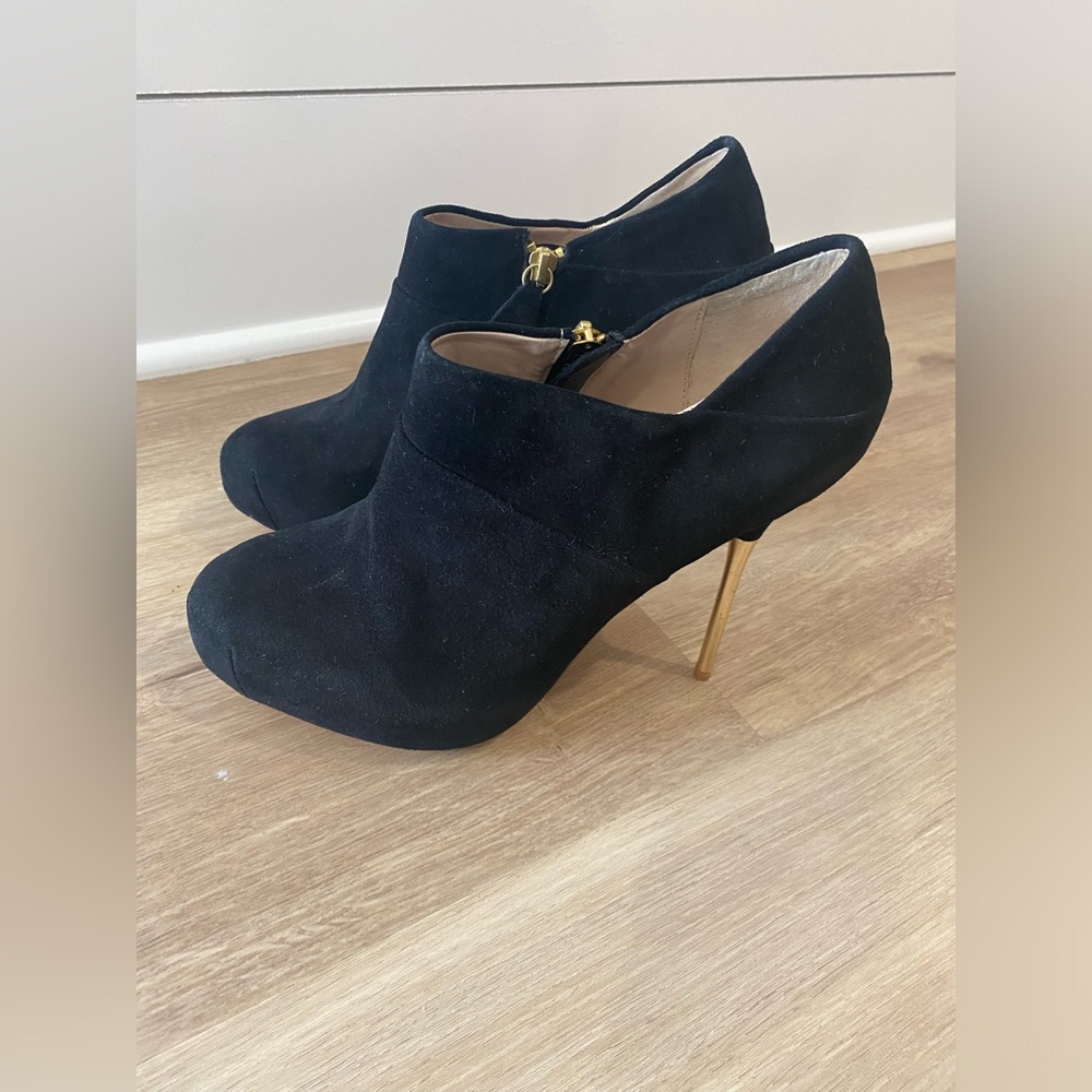 Obsession Rules Women’s Black and Gold Booties 10